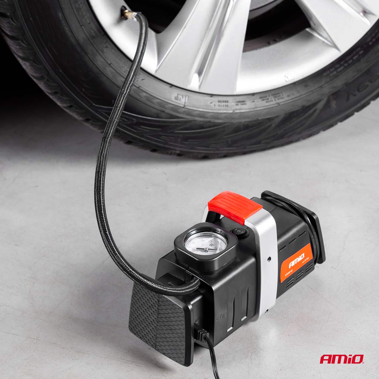 Compressore 12 V/230 V per il gonfiaggio