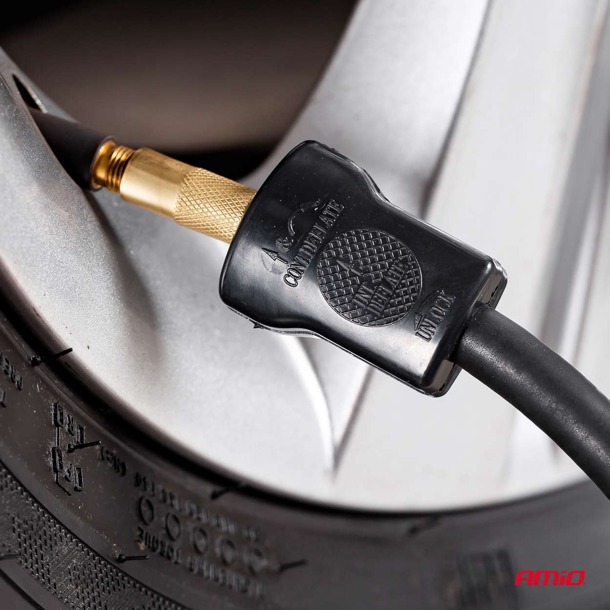 Compressore per auto 12V visto di lato