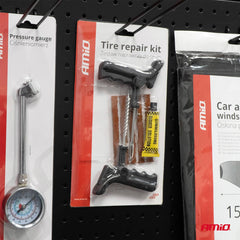 Kit compatto per riparare forature nel battistrada del pneumatico