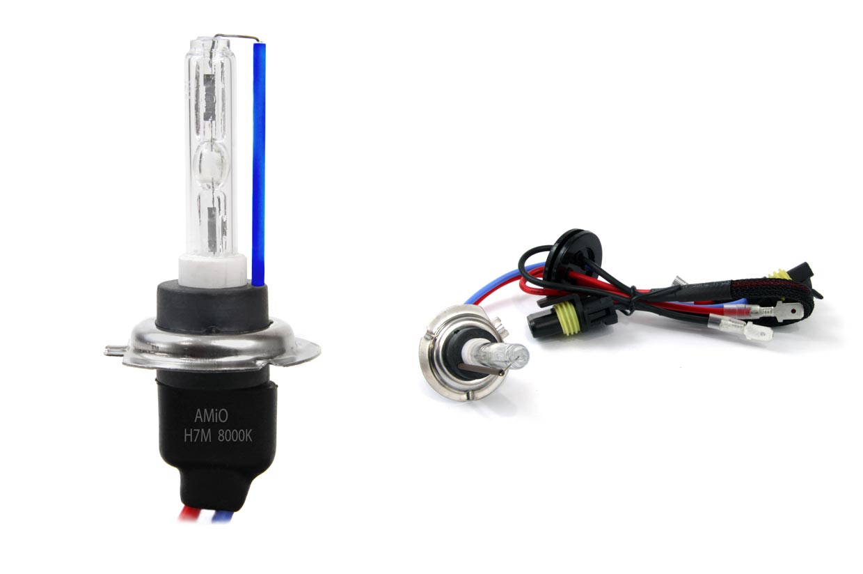Lampadina xenon H7 con base in metallo e temperatura colore 8000K