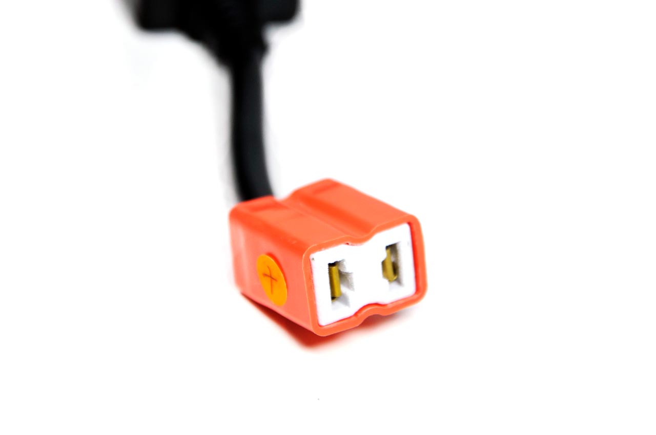 Adattatore CANBus per fari LED con attacco H7 visto di lato