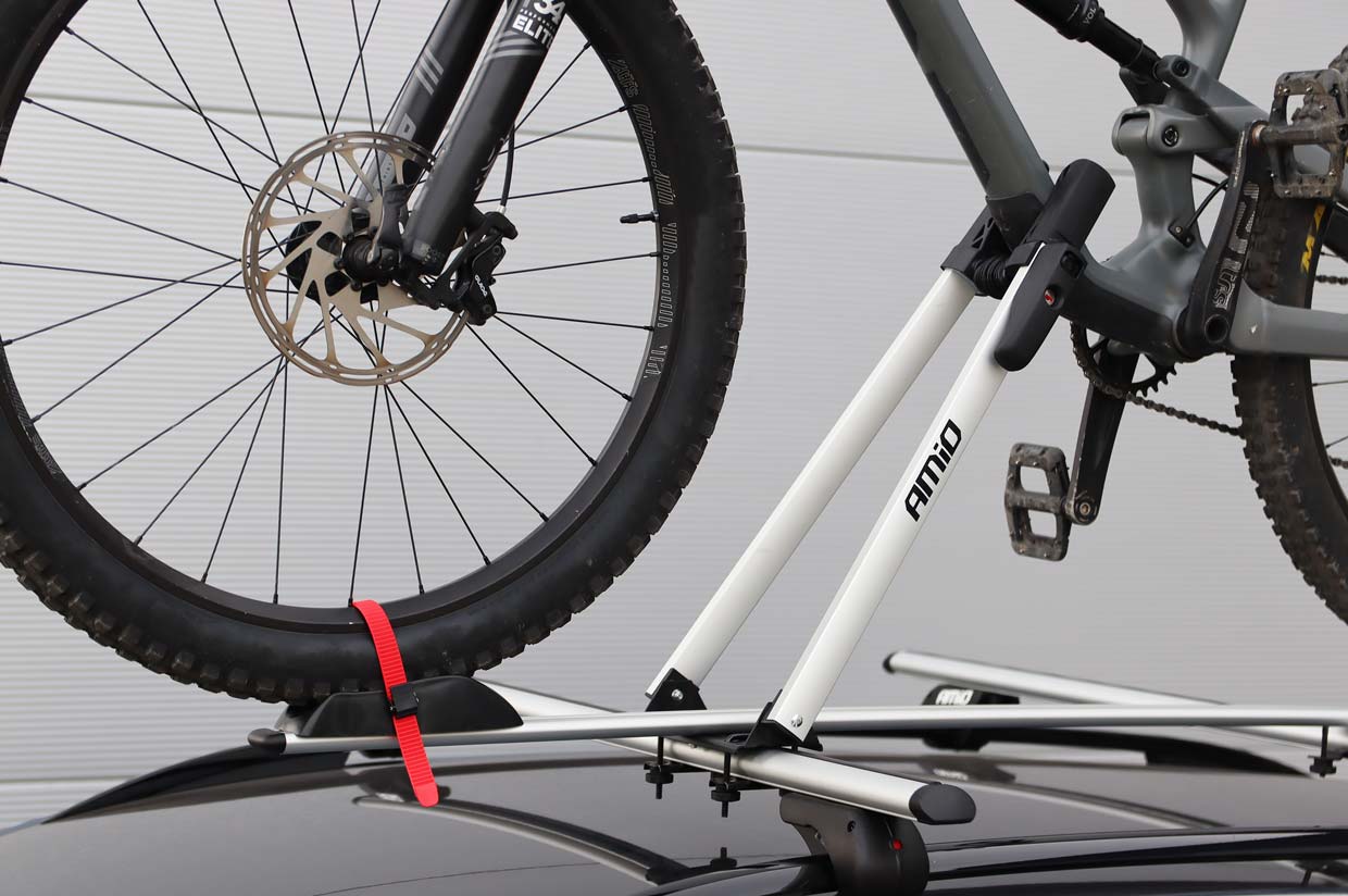 Cykelholder til én cykel på bilens tag