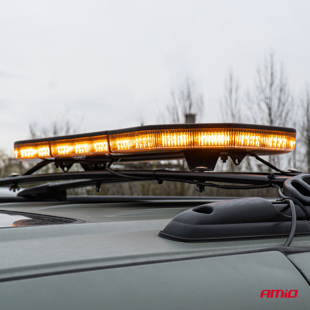 LED-advarselslygte med 51 lysfunktioner