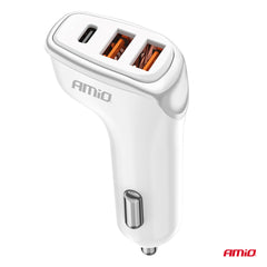 USB-biloplader med to USB-A-porte og USB-C-port