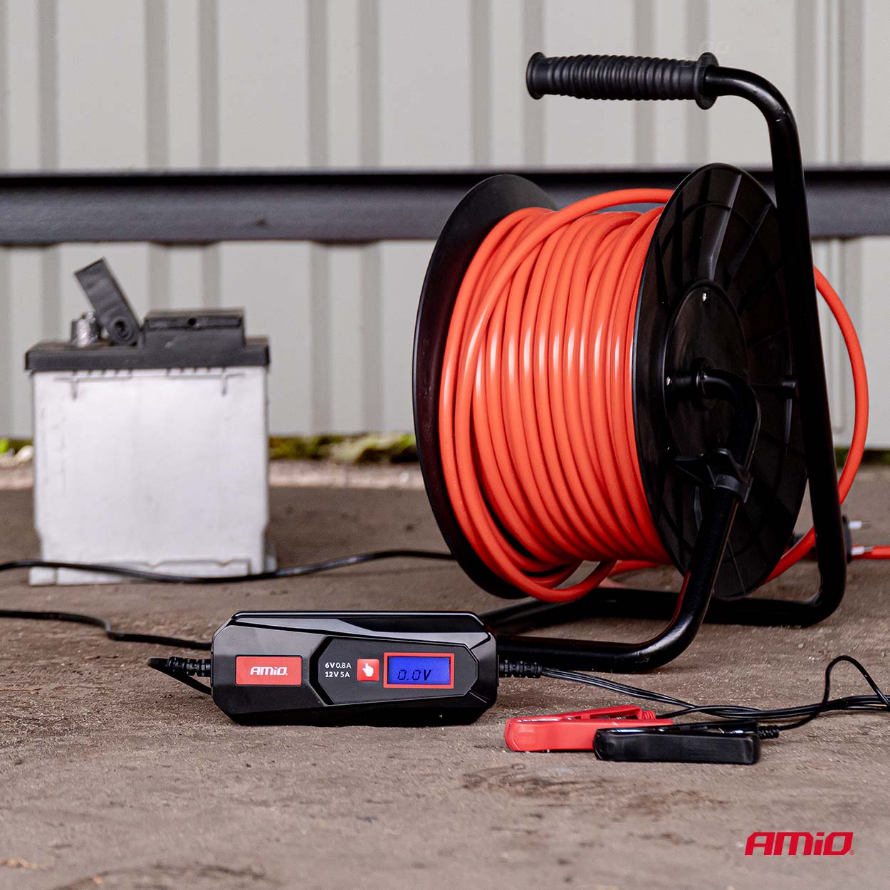 Digital batterilader med 6/12 V ladespænding