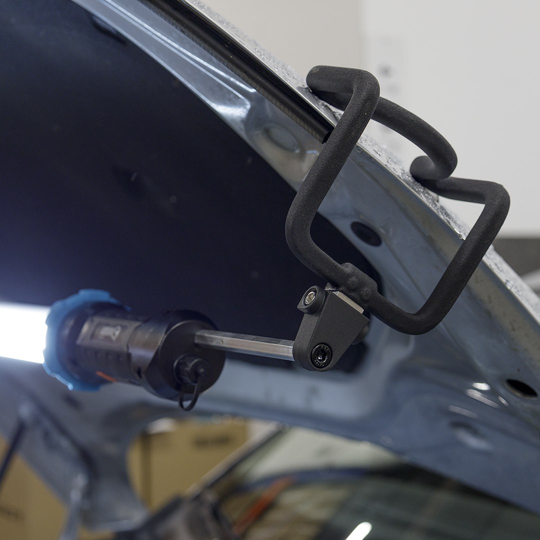Lampada LED regolabile per lavori in officina sotto il cofano