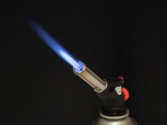 Bruciatore a gas con fiamma regolabile e accensione piezoelettrica