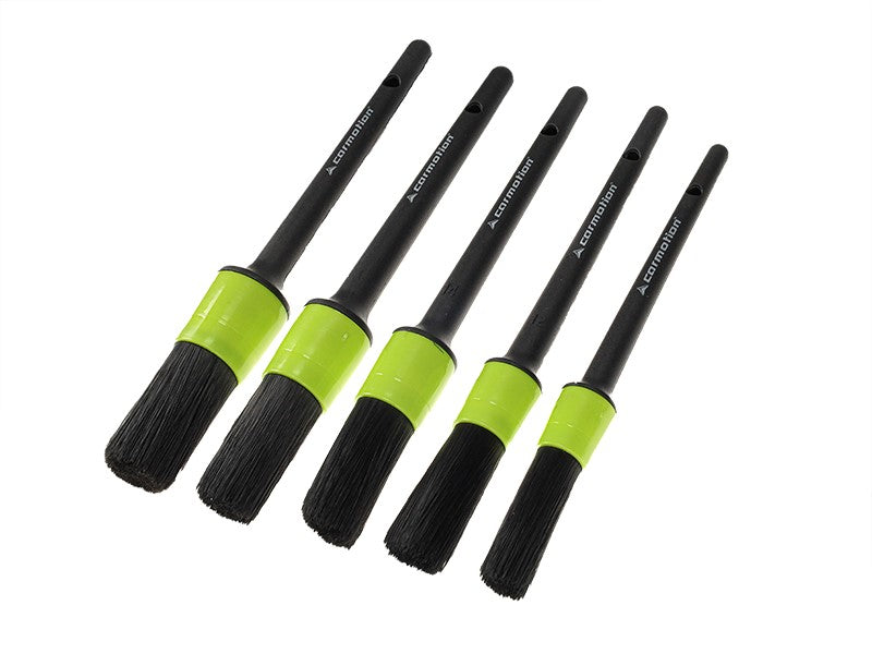 Set detailing con spazzole, microfibra e borsa