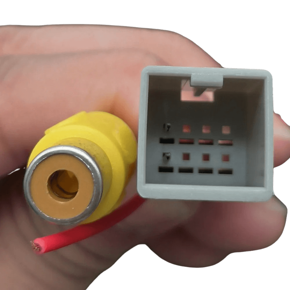 Cavo adattatore Suzuki/Mistubishi/Isuzu - Telecamera posteriore originale su radio aftermarket – Carmediaeurope.com