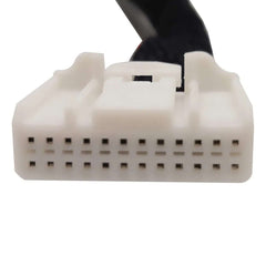 Bakkamera Dacia (nummerpladelys) - detaljeret billede af tilslutningsstik til bakkamera med flere pins.