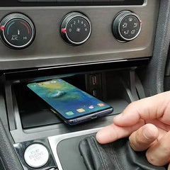 Caricatore wireless per smartphone Volkswagen Golf 7 MK7 2014-2019 con ricarica rapida da 10W 