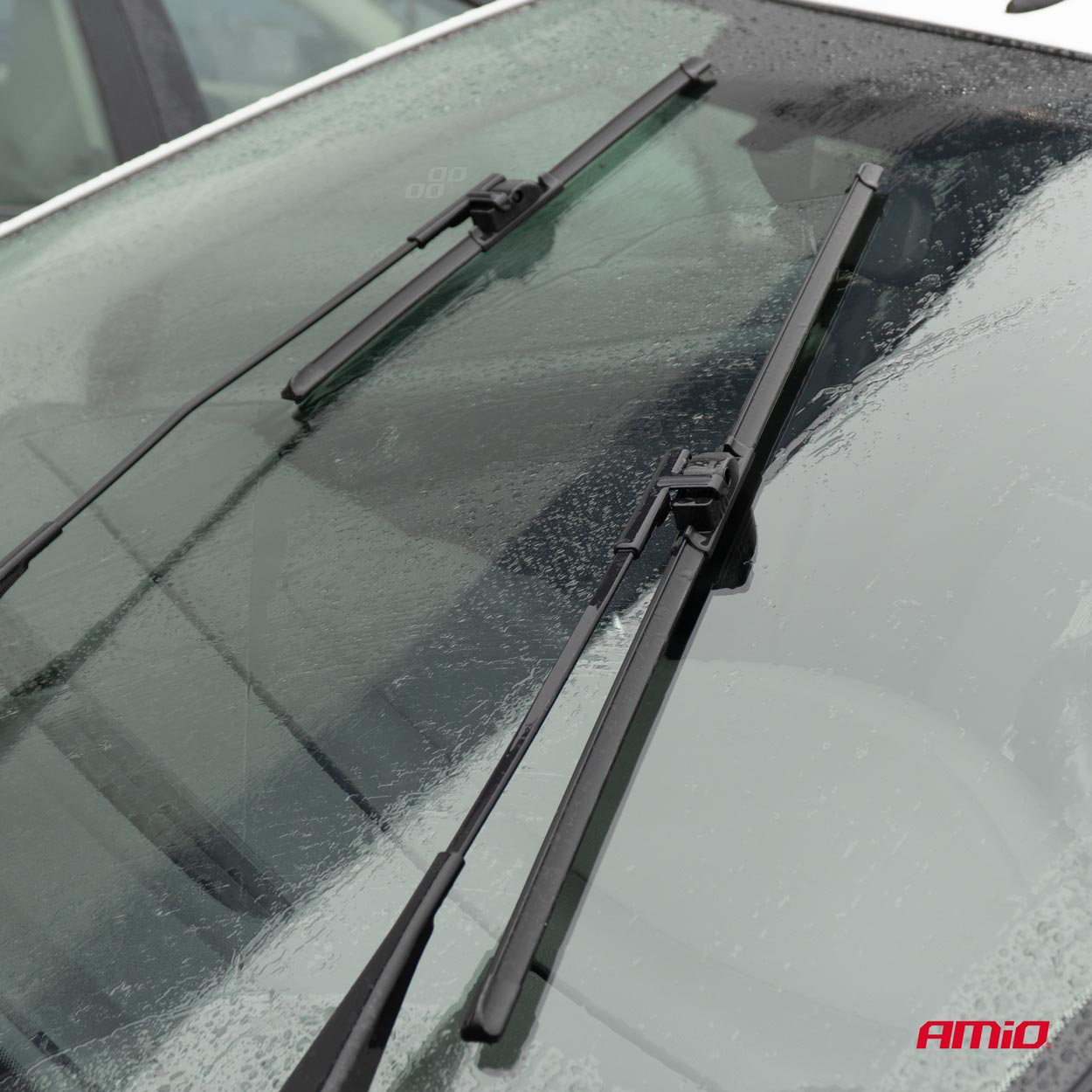 Spazzola tergicristallo piatta MultiConnect con adattatori